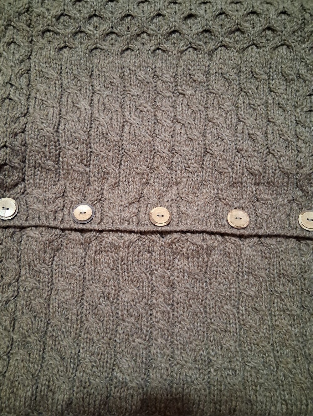 authentic Carraig Donn knitted buttoned snood scarf, Ireland , Merino Wool - Picture 3 of 5